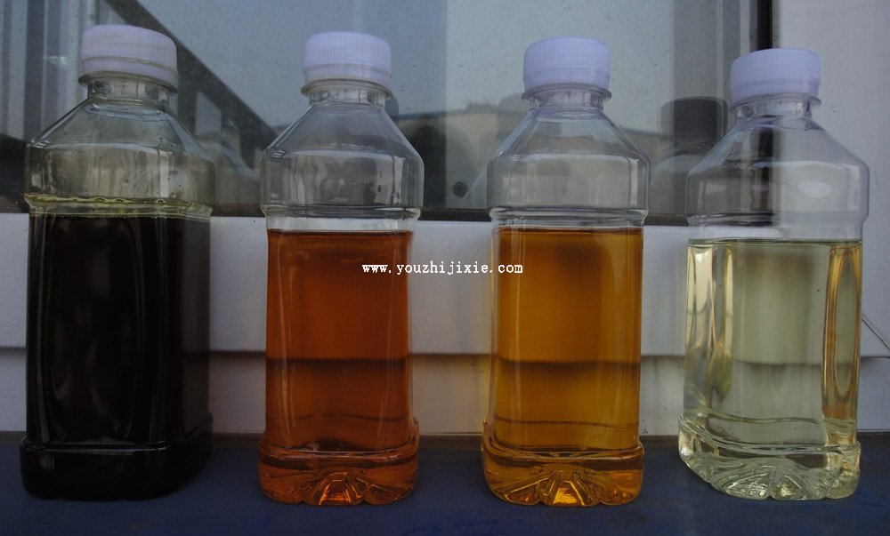 從左到右分別是：毛油、中和油（經(jīng)過(guò)脫膠和脫酸）、脫色油（經(jīng)過(guò)吸附脫色）、精煉油（經(jīng)過(guò)脫臭）