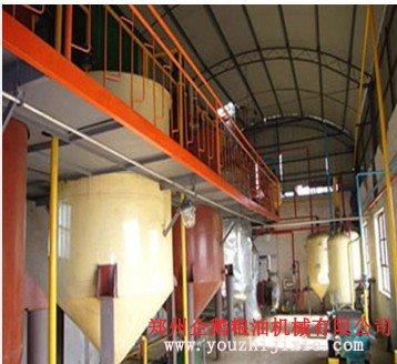 日產(chǎn)50噸大豆油精煉設(shè)備(圖1) 日產(chǎn)50噸大豆油精煉設(shè)備(圖1)