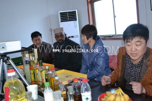 馬經(jīng)理和張經(jīng)理阿富汗客戶(hù)(圖1)